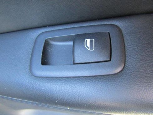 Used 2018 Jeep Grand Cherokee Limited image 41