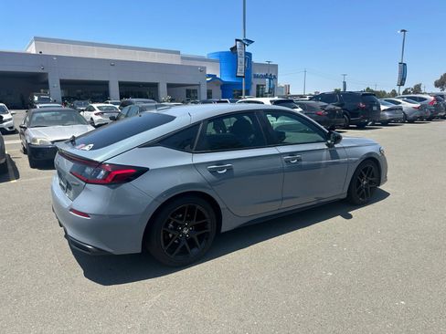 Used 2024 Honda Civic Sport image 3