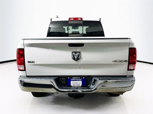 Used 2019 RAM 1500 Classic SLT w/ Luxury Group image 15