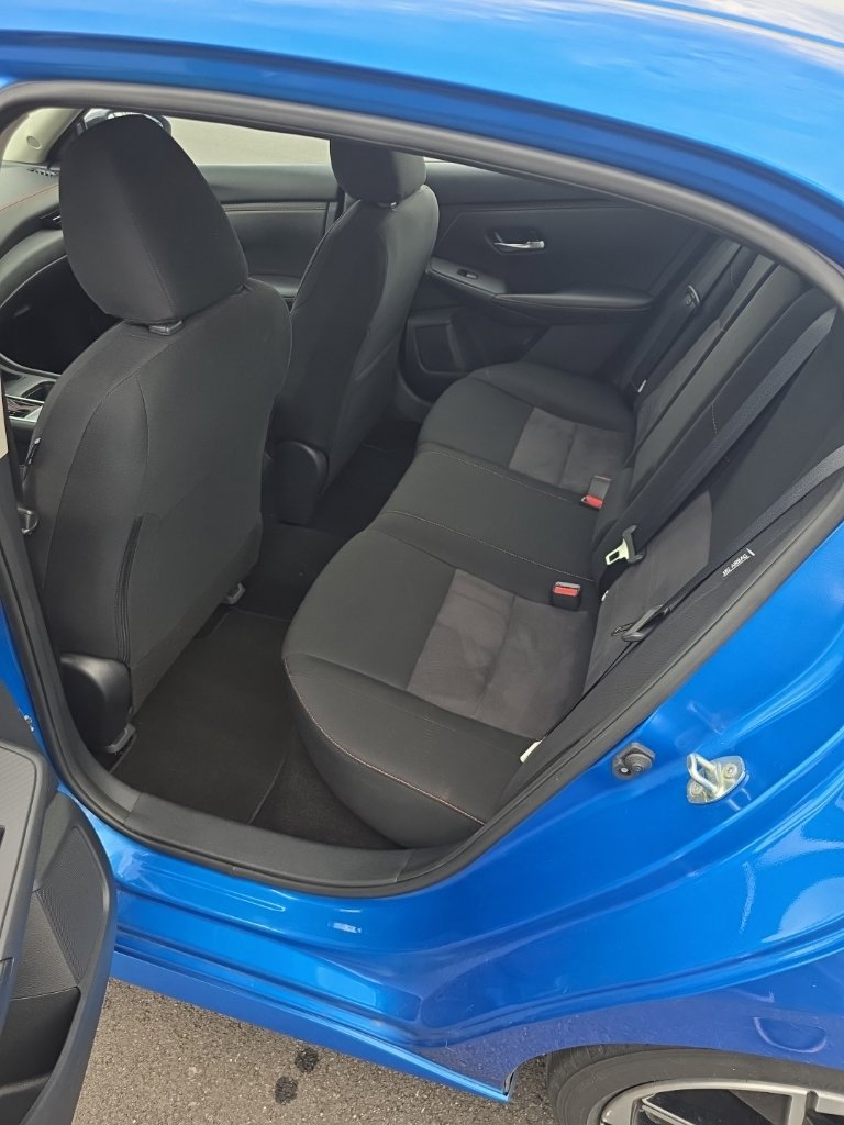 Used 2025 Nissan Sentra SR FWD image 17
