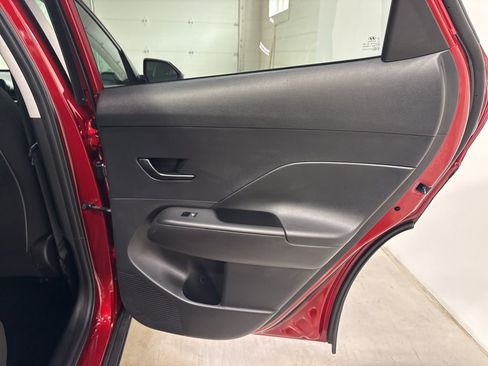 Used 2025 Hyundai Kona SEL AWD/4WD image 36