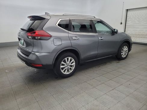 Used 2018 Nissan Rogue SV w/ Sun & Sound Touring Package image 10