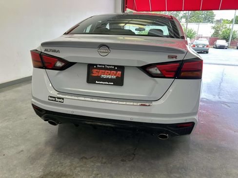 Used 2023 Nissan Altima 2.5 SR w/ SR Premium Package AWD/4WD image 4