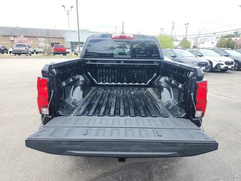 Used 2024 Chevrolet Colorado Trail Boss w/ Advanced Trailering Package AWD/4WD image 11