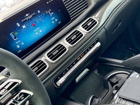 Used 2025 Mercedes-Benz GLS 63 AMG 4MATIC image 29