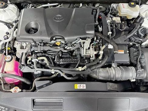 Used 2019 Toyota Camry SE w/ Sunroof Package FWD image 29