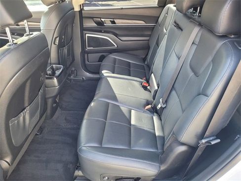 Used 2022 Kia Telluride EX image 9