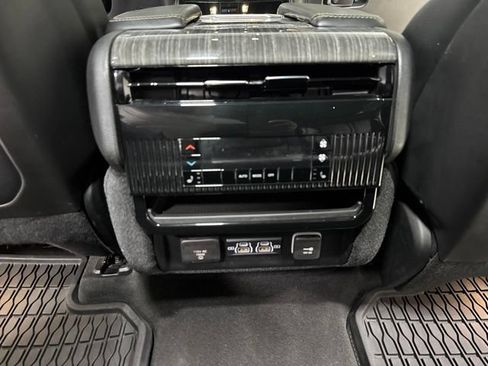 Used 2022 Jeep Wagoneer Series II w/ Convenience Group I AWD/4WD image 26
