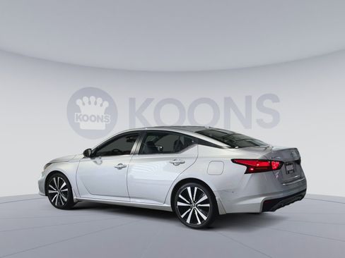 Used 2020 Nissan Altima 2.5 SR w/ Premium Package FWD image 8