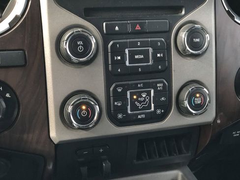 Used 2014 Ford F350 Lariat w/ Chrome Package image 22