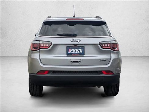 Used 2018 Jeep Compass Latitude image 6