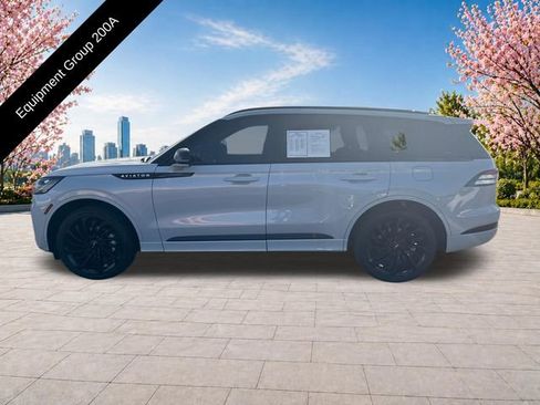 Certified 2025 Lincoln Aviator Reserve w/ Jet Appearance Package AWD/4WD image 3