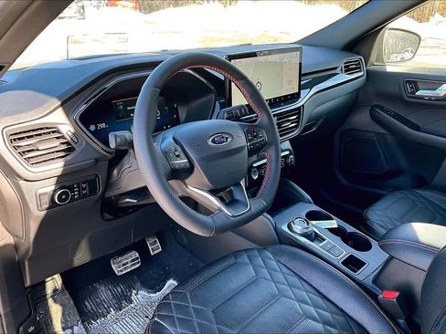 Used 2023 Ford Escape ST-Line Elite w/ Premium Technology Package image 18