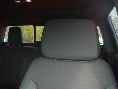 New 2026 GMC Sierra 1500 SLE w/ X31 Off-Road Package AWD/4WD image 11