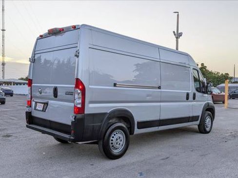 Used 2024 RAM ProMaster 2500 w/ Premium Convenience Group FWD image 8
