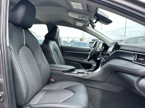 Used 2022 Toyota Camry SE FWD image 23