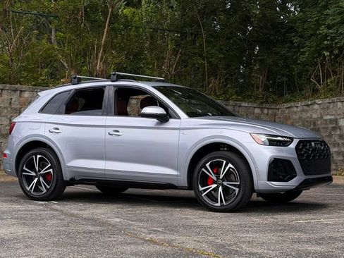 Used 2025 Audi Q5 Prestige w/ Prestige Package AWD/4WD image 3