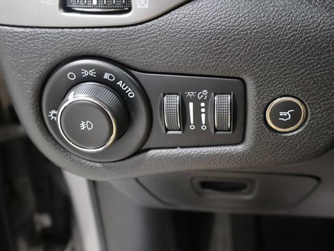 Used 2019 Jeep Cherokee Limited AWD/4WD image 32