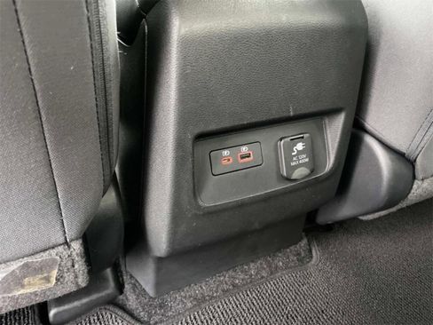 Used 2024 Nissan Frontier SV w/ SV Convenience Package image 8