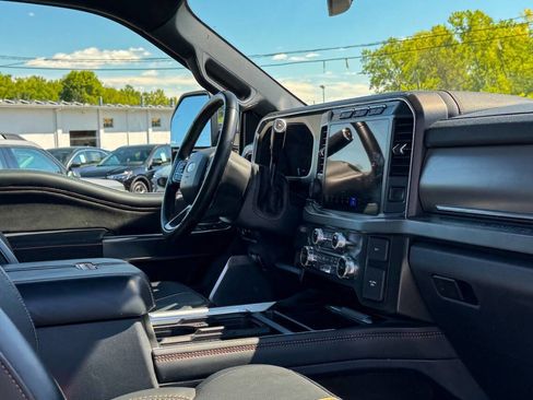 Used 2024 Ford F250 Platinum image 10