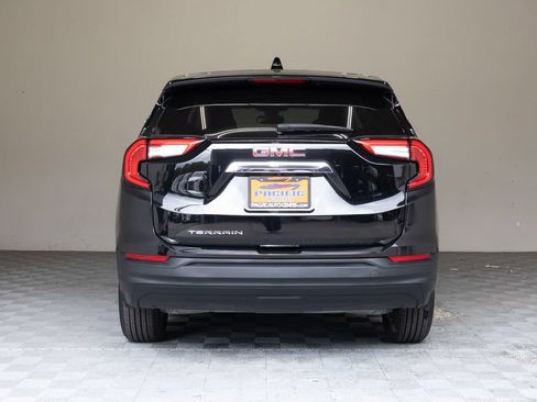 Used 2022 GMC Terrain SLE FWD image 10