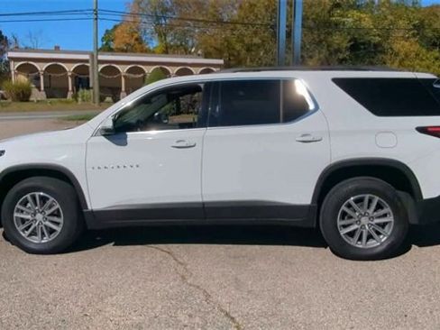 Certified 2022 Chevrolet Traverse LT image 5