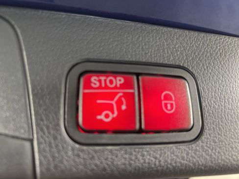 Certified 2025 Mercedes-Benz GLB 250 4MATIC image 14