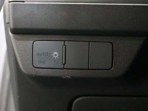 Used 2022 Audi Q4 e-tron Premium AWD/4WD image 18