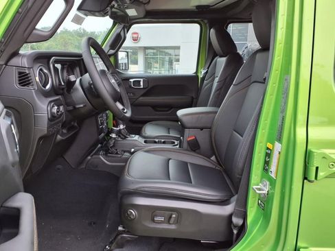 New 2025 Jeep Gladiator Sport image 4