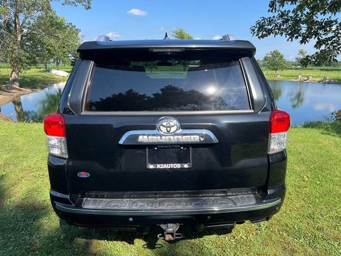 Used 2013 Toyota 4Runner SR5 AWD/4WD image 9