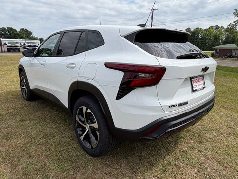 New 2026 Chevrolet Trax RS FWD image 25