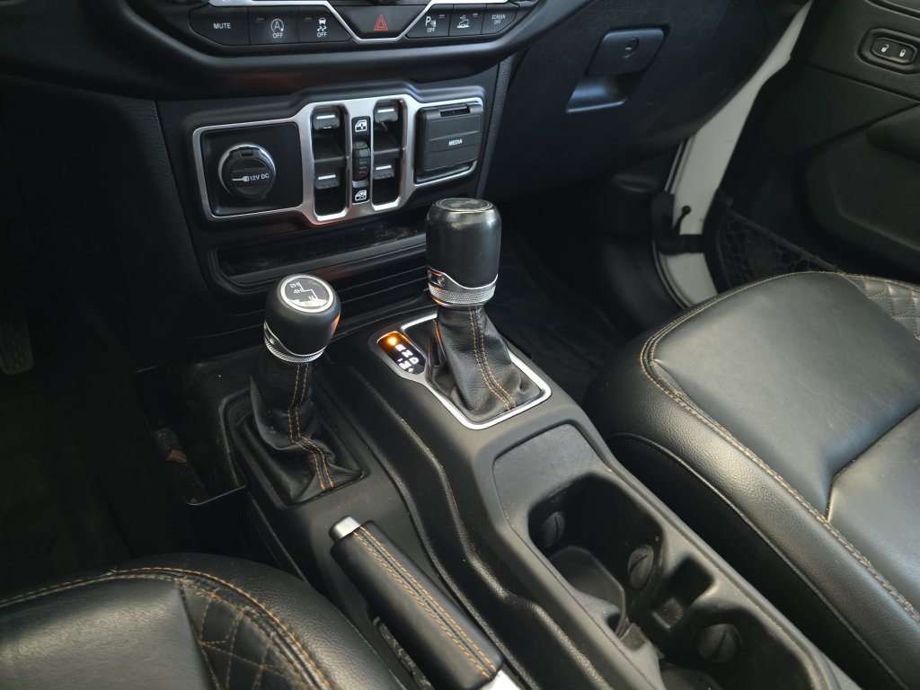 Used 2021 Jeep Wrangler Unlimited Sahara AWD/4WD image 26