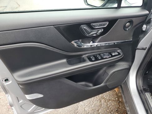 Used 2023 Lincoln Corsair Reserve w/ Equipment Group 202A image 10