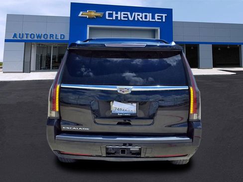 Used 2019 Cadillac Escalade Premium Luxury image 6