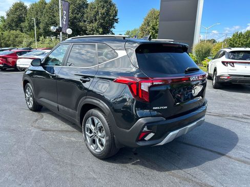 Used 2024 Kia Seltos S AWD/4WD image 3