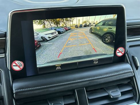 Used 2024 Chevrolet Suburban LT image 22