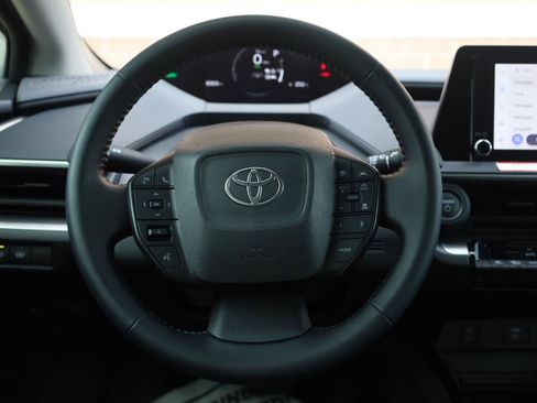 Used 2024 Toyota Prius LE FWD image 30