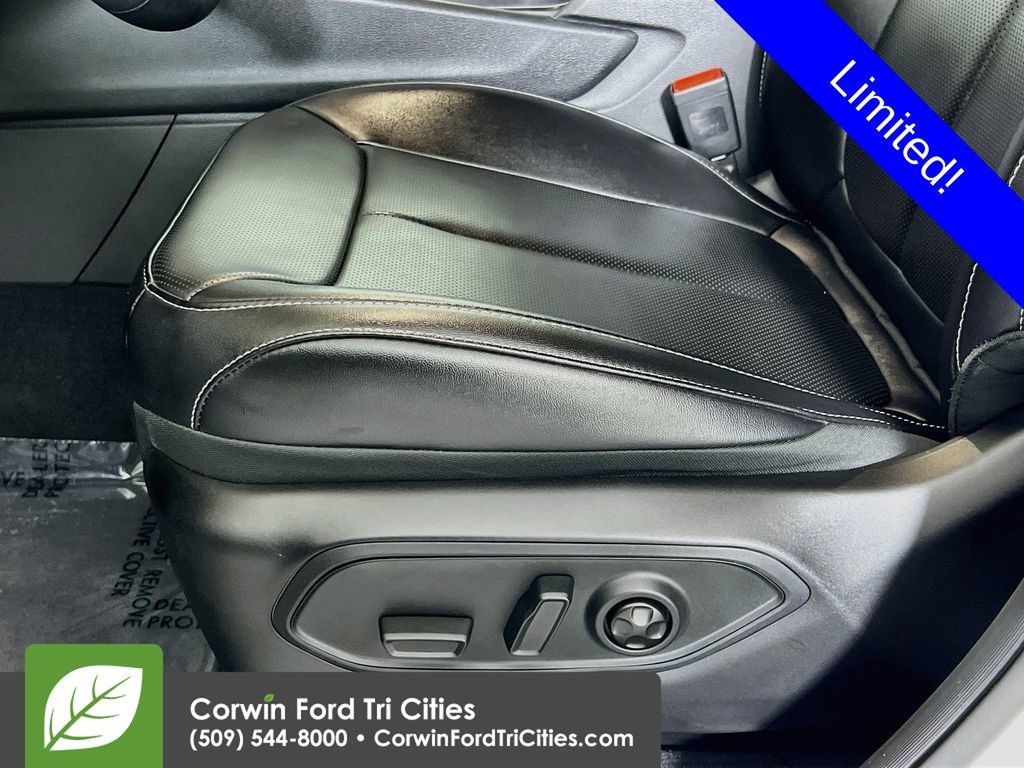 Used 2025 Jeep Grand Cherokee L Limited w/ Luxury Tech Group II AWD/4WD image 24
