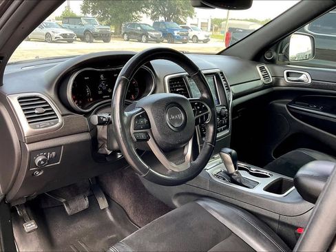 Used 2018 Jeep Grand Cherokee Altitude AWD/4WD image 12