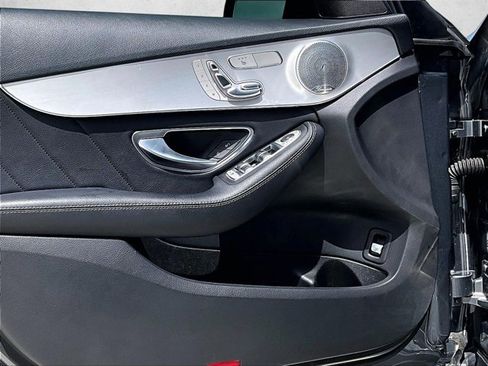 Used 2019 Mercedes-Benz C 300 Sedan image 18
