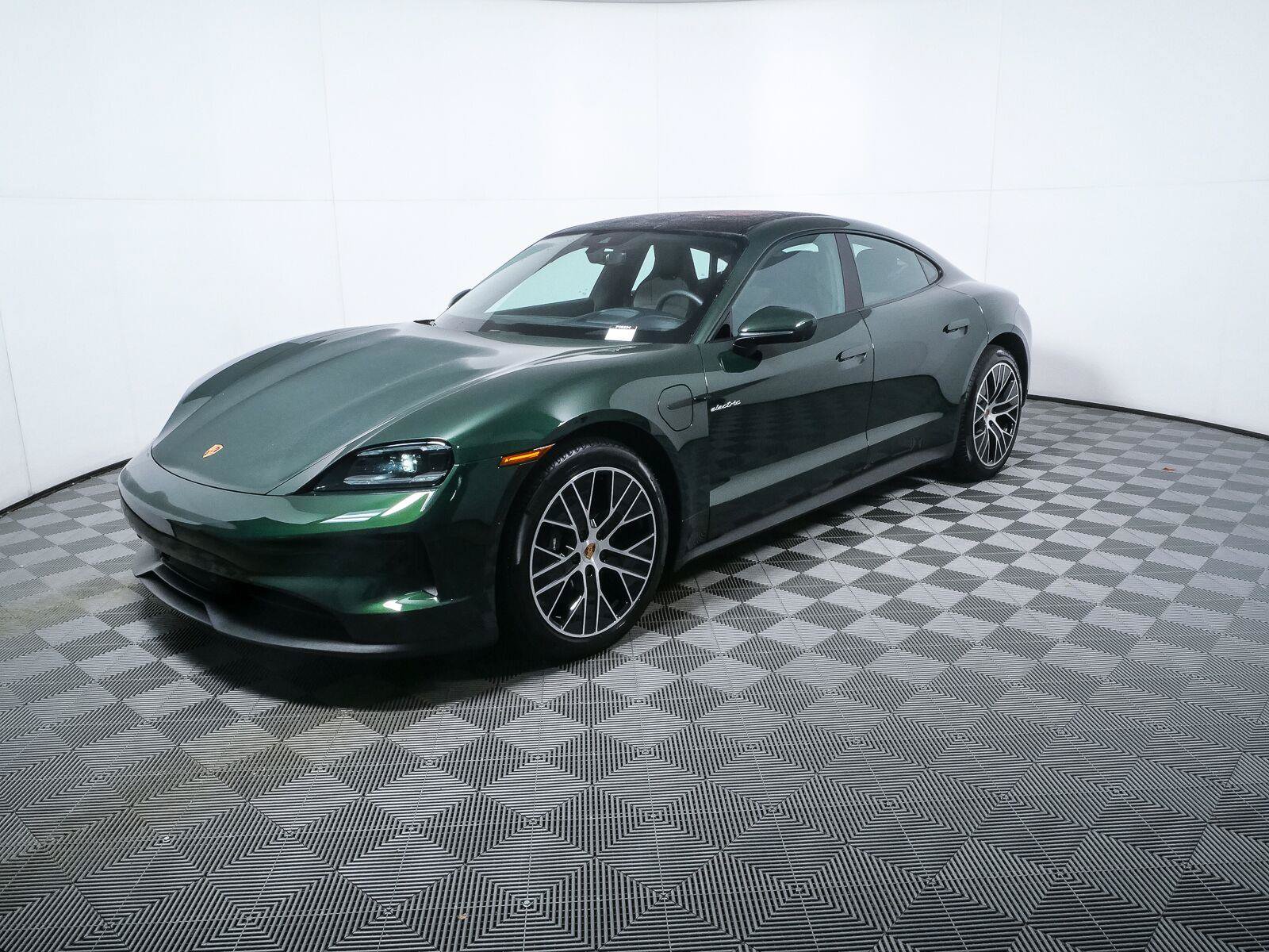 Certified 2025 Porsche Taycan AWD/4WD image 1