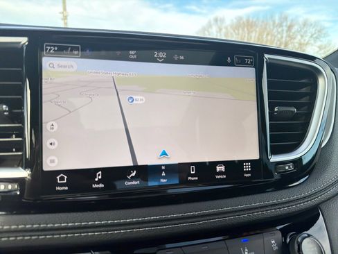 New 2026 Chrysler Pacifica Limited image 30