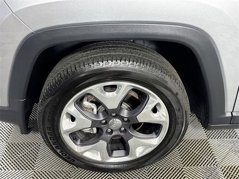 Used 2021 Jeep Compass Limited image 4