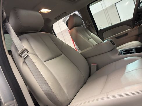 Used 2013 Chevrolet Avalanche LT w/ All-Star Edition image 22