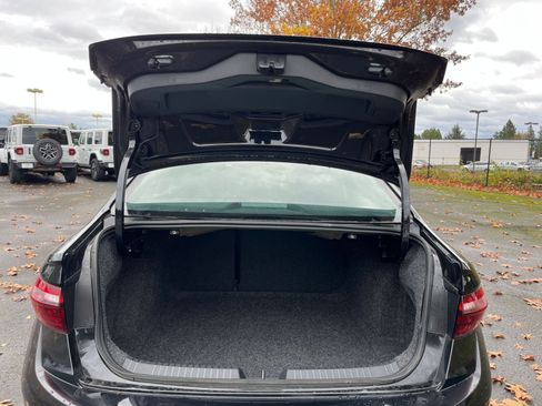 Used 2025 Volkswagen Jetta SE image 30