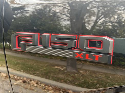 Used 2017 Ford F150 XLT w/ Equipment Group 302A Luxury AWD/4WD image 16