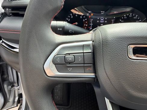 Used 2025 Jeep Compass Trailhawk AWD/4WD image 29