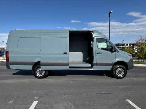 New 2026 Mercedes-Benz Sprinter 2500 image 18