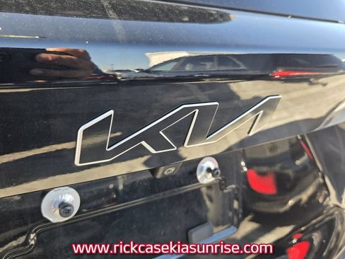 Used 2024 Kia Sorento S w/ Panoramic Sunroof Package FWD image 7