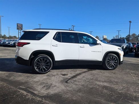 Certified 2023 Chevrolet Traverse RS image 8